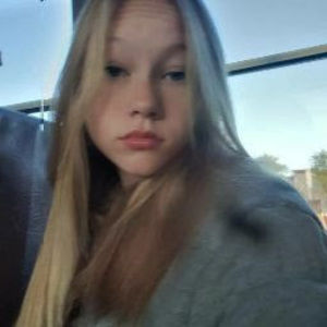 Meet your Posher, Caitlyn